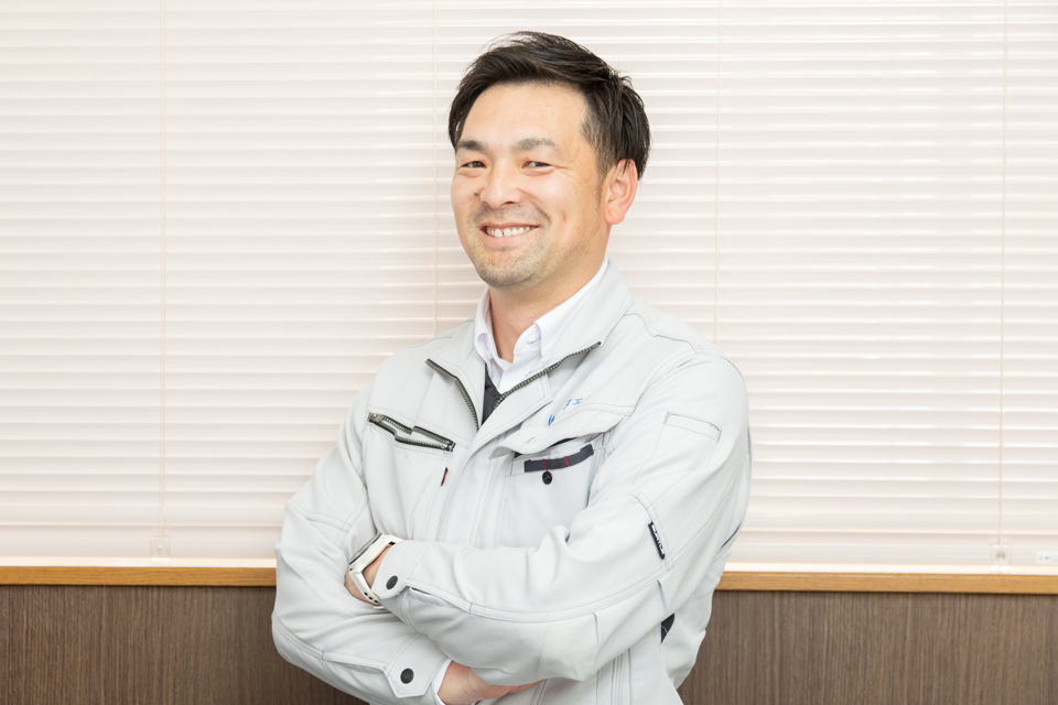 歴20年超の内装工事管理の大ベテラン<br>職人が気持ちよく仕事ができる環境を整える